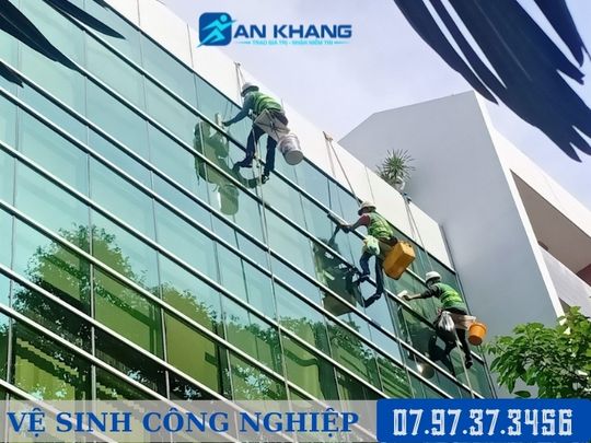 Ve-sinh-cong-nghiep-Can-Duoc-Long-An-gia-re-so-1-2023